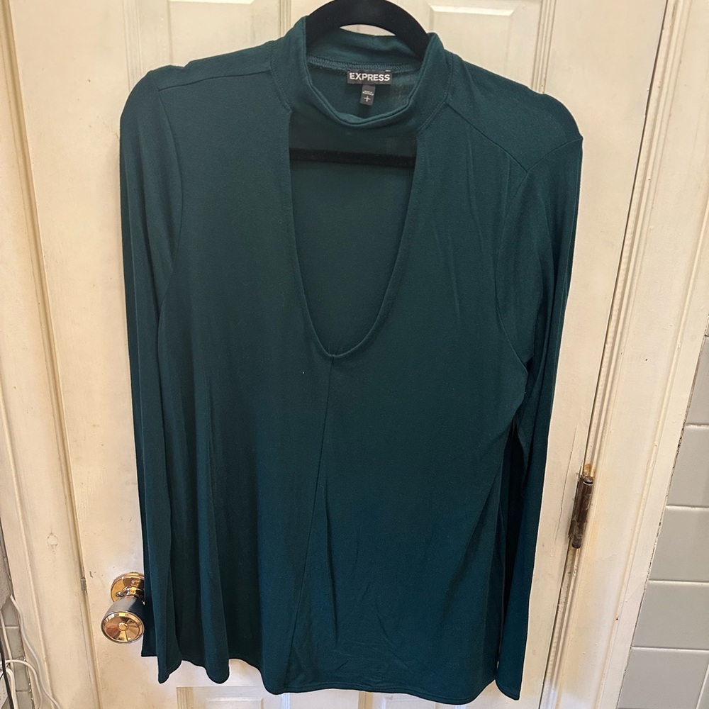 Green deep V top